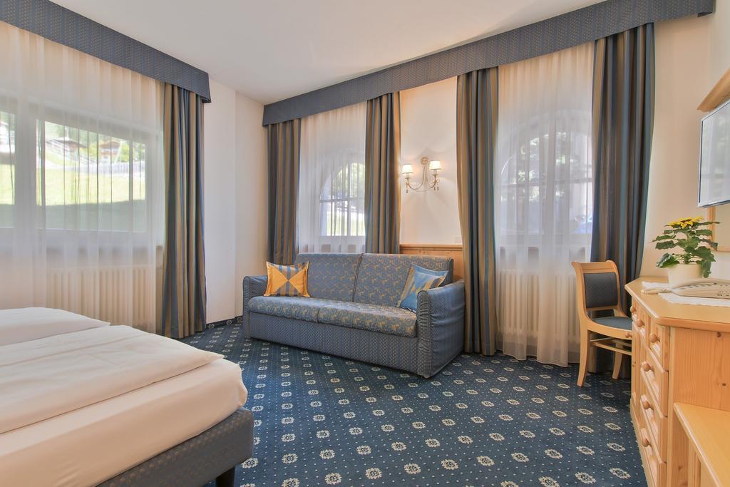 Garni La Dorada Aparthotel Колфоско Стая снимка