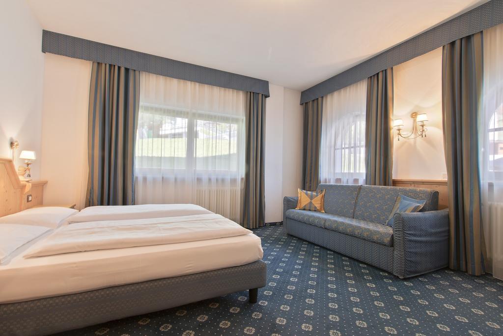 Garni La Dorada Aparthotel Колфоско Екстериор снимка