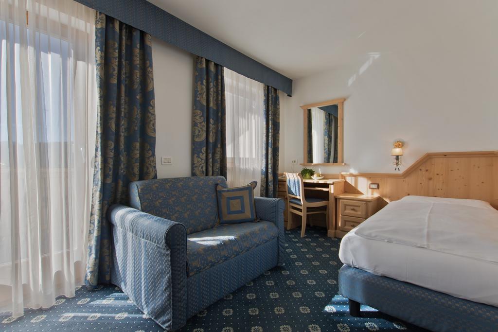 Garni La Dorada Aparthotel Колфоско Екстериор снимка