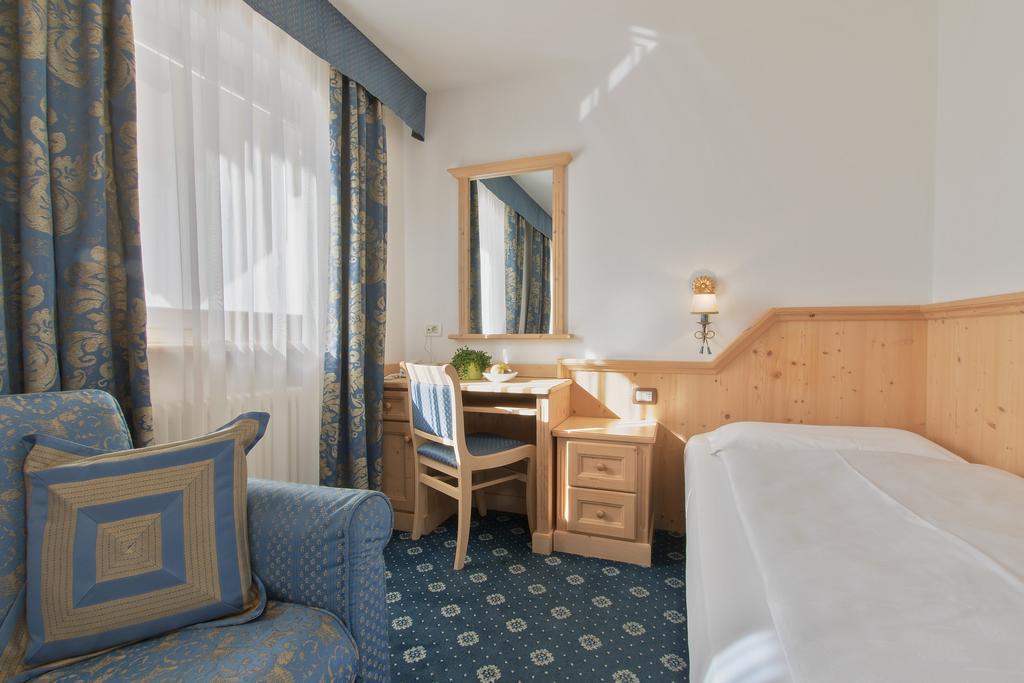 Garni La Dorada Aparthotel Колфоско Стая снимка