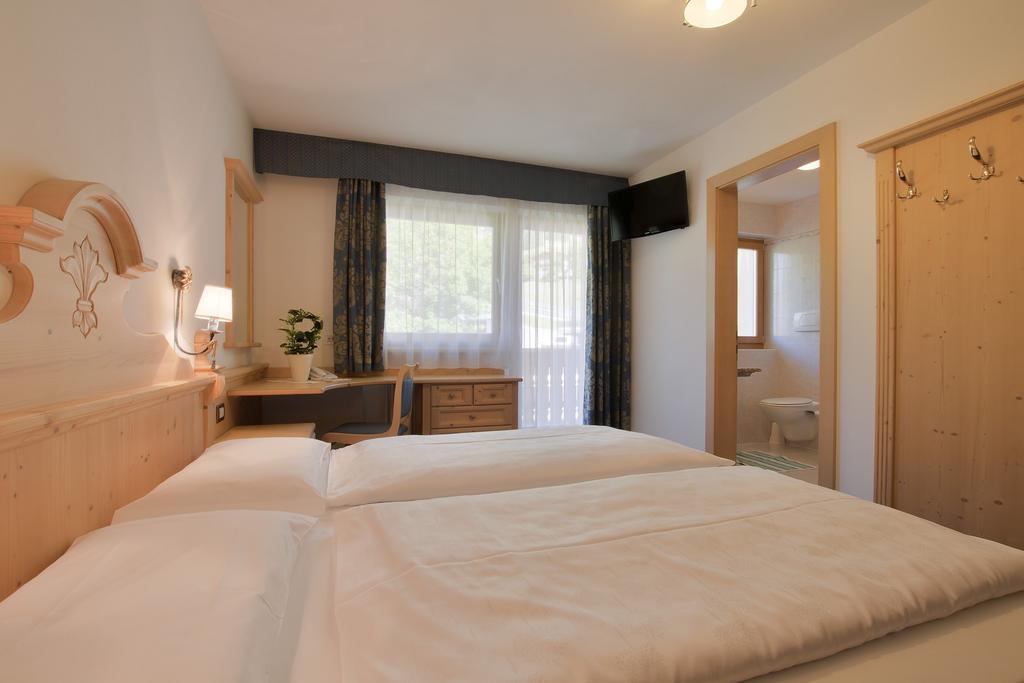 Garni La Dorada Aparthotel Колфоско Екстериор снимка