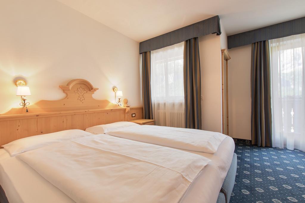 Garni La Dorada Aparthotel Колфоско Екстериор снимка