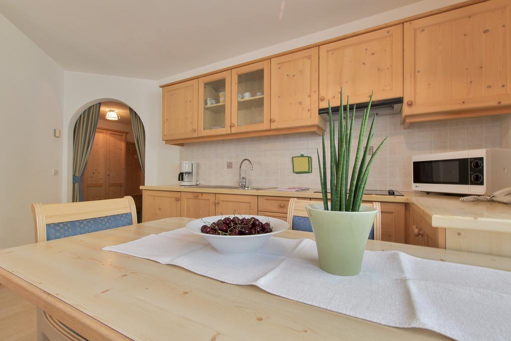 Garni La Dorada Aparthotel Колфоско Стая снимка