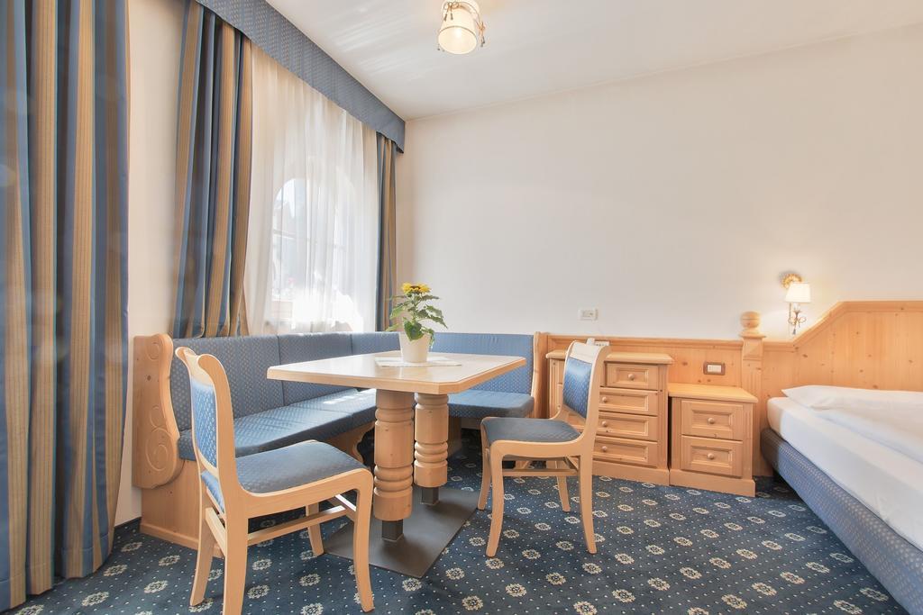 Garni La Dorada Aparthotel Колфоско Екстериор снимка