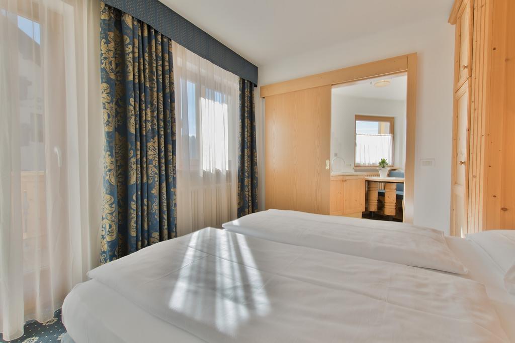 Garni La Dorada Aparthotel Колфоско Екстериор снимка